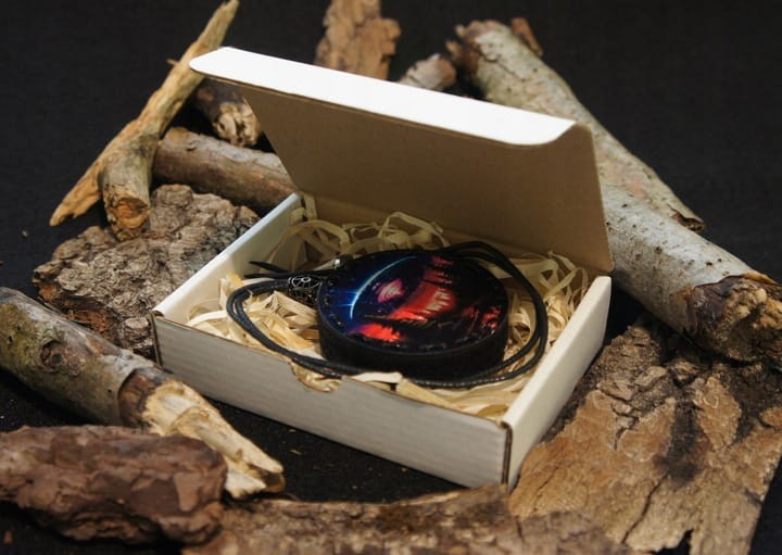 1. zapach do samochodu drewniana zawieszka samochodowa Deconet UFO.jpg