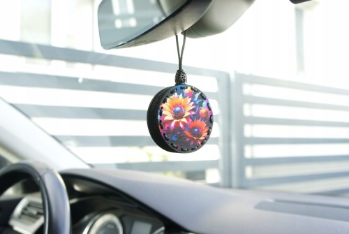 Zapach-do-samochodu-drewniana-malowana-zawieszka-Deconet-UV-Kwiaty-neon-Producent-nieznany-producent.jpg
