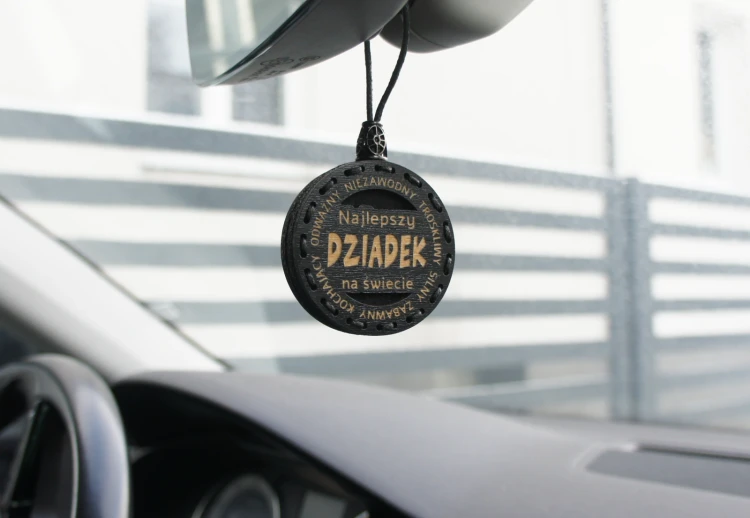 Zapach do samochodu drewniana zawieszka Deconet prezent na dzień dziadka