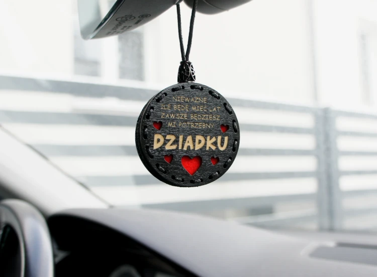 Zapach do samochodu drewniana zawieszka Deconet prezent na dzień dziadka