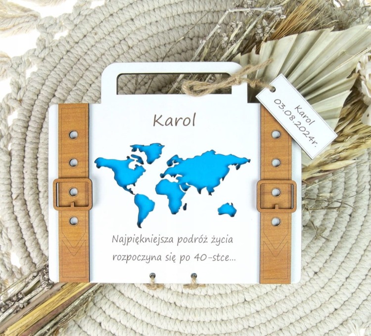 Kartka-Walizka-Na-Urodziny-Imieniny-Na-Pieniadze-Pamiatka-Grawer-niebieska-Marka-inna.jpg
