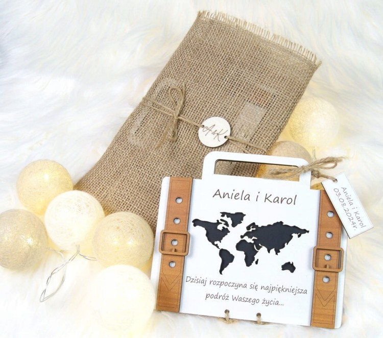 Kartka-Walizka-Personalizowana-Na-Pieniadze-Prezent-Slubny-Wesele-Grawer-Szerokosc-produktu-18-cm.jpg