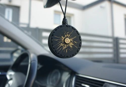 Zapach do auta drewniana zawieszka Deconet Black Premium - Nabój