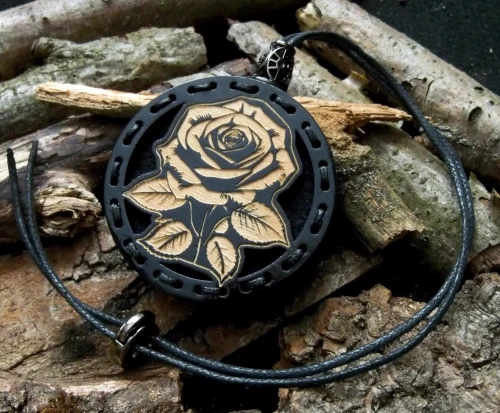 Zapach do samochodu drewniana zawieszka Deconet Black Premium - Róża