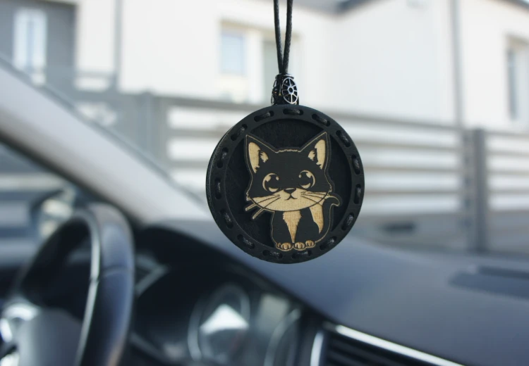 Zapach do auta drewniana zawieszka Deconet Black Premium - Kot