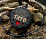 Zapach do samochodu drewniana zawieszka Deconet Black Premium Wood - prezent dla taty