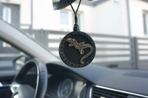 Zapach do samochodu drewniana zawieszka Jaszczurka